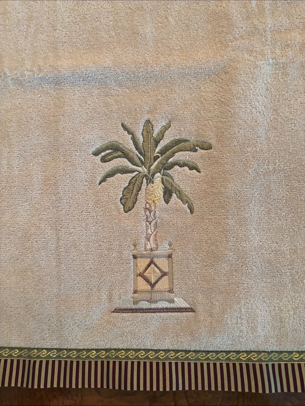 Avanti Beige/Tan Palm Embroidered Bath Towel with Decorative Border